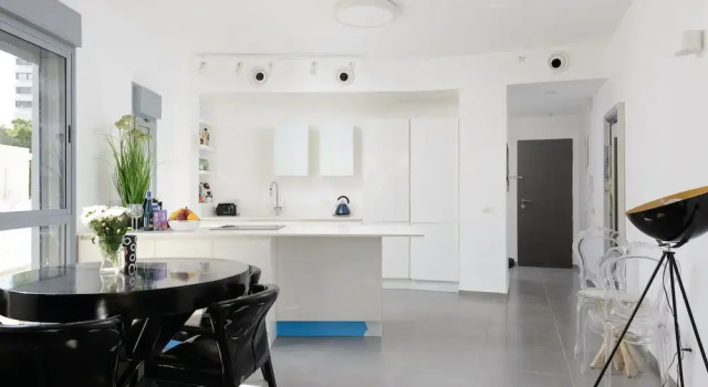 Апартаменты Classic с 2 комнатами с балконом Spacious Modern Apt 1 Step To Beach