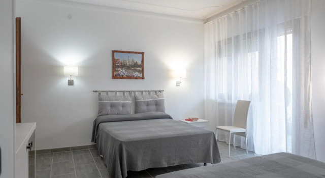 Семейный номер Standard Guest House Train Station Venice - Atika & Atif