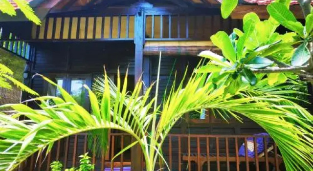 Kampung Meno Bungalows, Book Hotel Cheap Hotels in Lombok