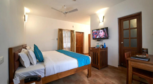 RKN Beach Resorts, Забронировать Отель Отели Пурнанкупам с бассейном, Бассейн