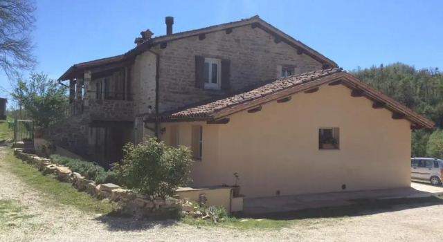Agriturismo LOca Blu, Varaa Hotelli Gubbio Umbria