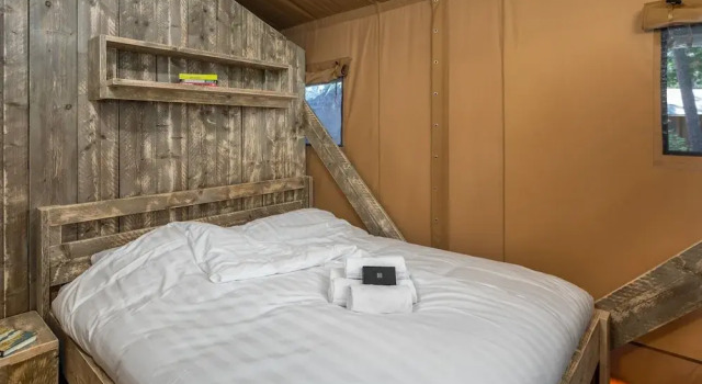 Safari Tent in Eindhoven Near Nature Park, Buchen Sie Hotel Mierlo Nordbrabant