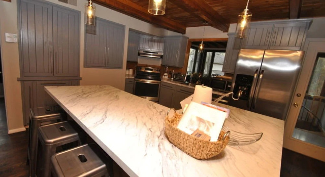Deanna's Yoga Den, Book Hotel Stroudsburg Alpine Mountain