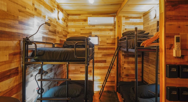 Кровать в общем номере (женский номер) Wonderlust Inn