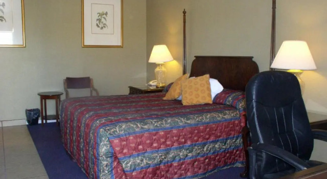 American Executive Inn Mesa, Забронировать Мини-отель Мотели Меса, Мотель