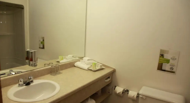 Четырёхместный номер Classic Hôtel Énergie Shawinigan