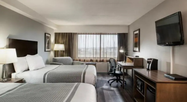 Четырёхместный номер Deluxe Valhalla Hotel & Conference Centre