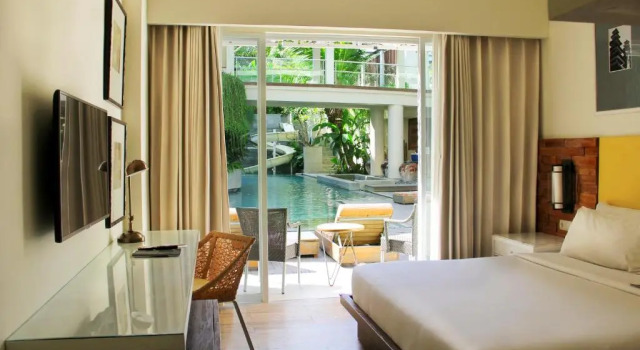 Двухместный номер с выходом к бассейну Deluxe Bali Paragon Resort Hotel