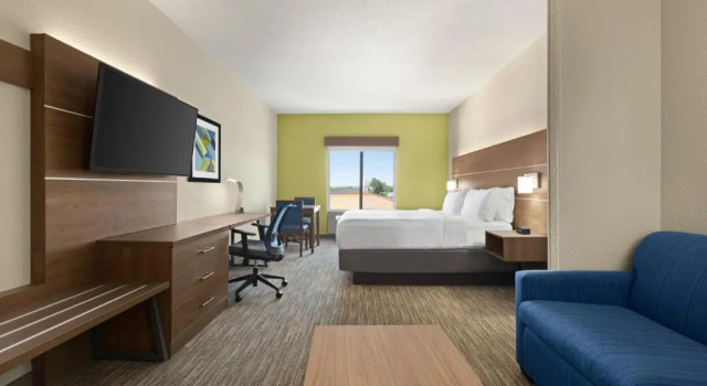Люкс Holiday Inn Express Hotel and Suites Akron South-Airport Area by IHG
