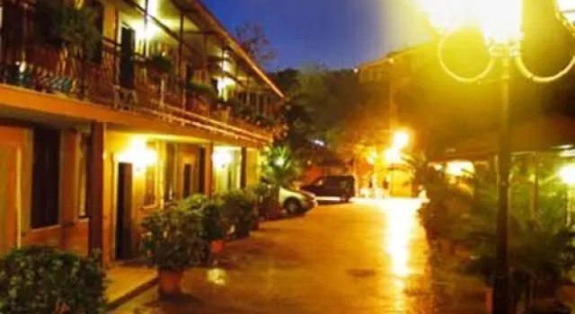 Hotel La Locanda Del Borgo, Prenota Hotel Casal Monastero Lazio