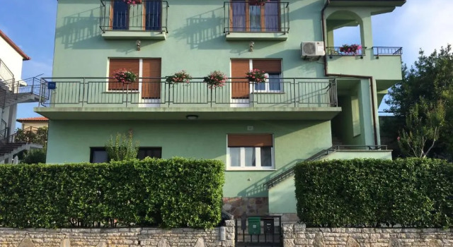 Апартаменты Esther Apartment