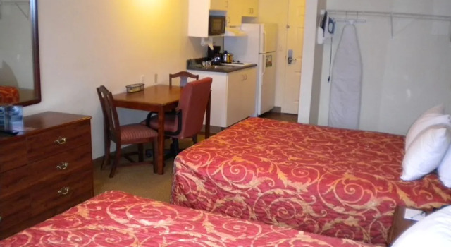 InTown Suites Extended Stay Clarksville TN, Забронировать Отель Кларксвилл Теннесси