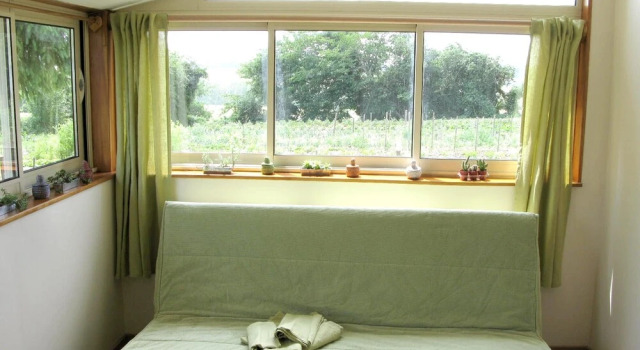 House With one Bedroom in Treigny, With Enclosed Garden, Book Feriehus Sommerhuse i Yonne, Hytte