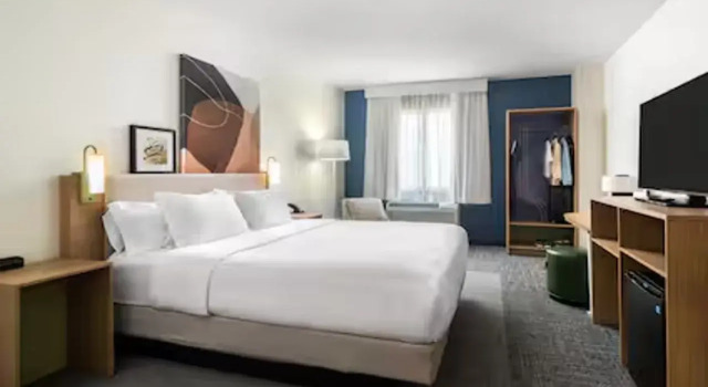 Holiday Inn Express Onalaska, Book Hotel Hoteller i La Crosse med pool, Swimmingpool