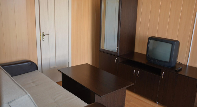 Baitour Complex, Book Hotel Hoteller i Privokzalʼnoye med parkering, Parkering