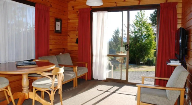 Шале с 2 комнатами The Chalets Motel