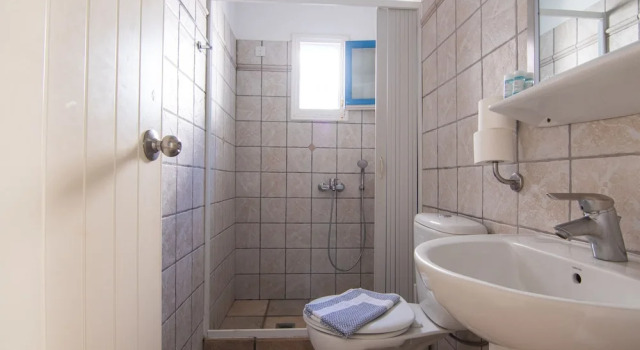 Трёхместный номер Standard с балконом Far Out Village Hotel