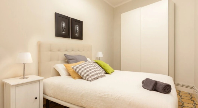 Centric Apartment Gaudi, Забронировать Апартаменты/квартира Сантс-Монжуик , рядом с Парк скульптур