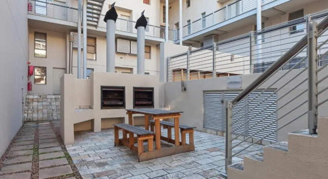 SoHo on Strand A6 by CTHA, Забронировать Отель Отели Кейптауна 4 звезды, рядом с MyCiTi Station Cape Town Stadium, 4*