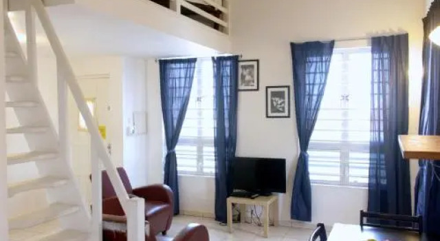 Orange Rembrandt Studio Apartments