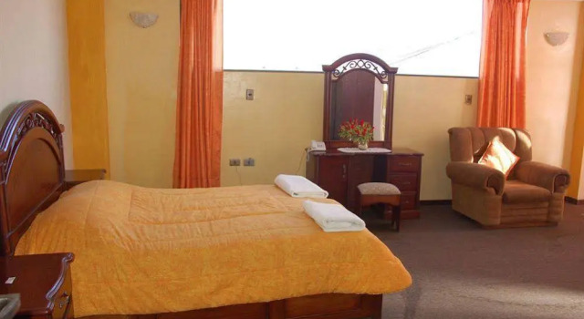 Hostal Tukos La Casa Real, Забронировать Отель Отели департамента Потоси с завтраком, Завтраки