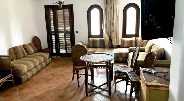 Apartment With 2 Bedrooms in Cabo Negro, With Shared Pool, Furnished Terrace and Wifi - 150 m From the Beach, Rezerwuj Apartament Hotele w Tanger-Tetouan z parkingiem, Parking