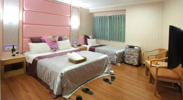 Трёхместный номер Standard Left Bank Hotel