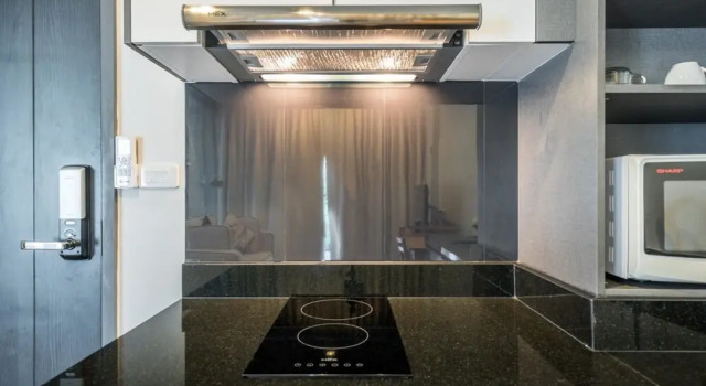 D189 - Convenient Apartment in The Deck Condo Pool gym and Laundry Room, Забронировать Апартаменты/квартира Апартаменты Южного Таиланда, Апартаменты/квартира
