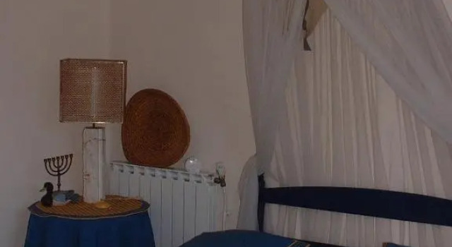 Четырёхместный номер Standard L'Amandari - Provence holidays - Chambres d'hôtes avec jardin, piscine, jacuzzi, climatisation