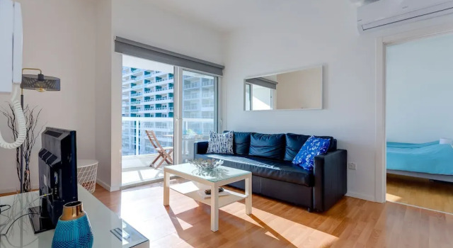 Modern Seaview Apartment, Top Location