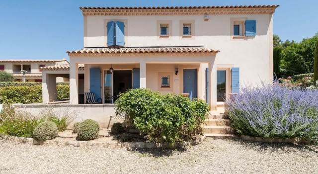 Modern Villa in Saumane-de-Vaucluse with Swimming Pool, Забронировать Вилла Виллы Овернь-Рона-Альпы, Вилла