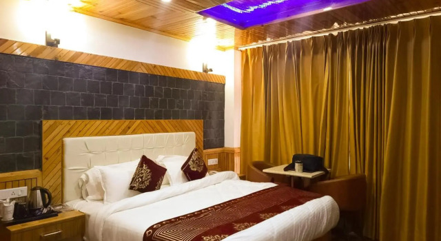 Hotel Valley View Koti, Book Hotel Hoteller i Himachal Pradesh med parkering, Parkering