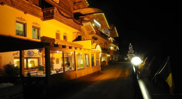 Hotel Cesa Padon, Забронировать Отель Отели Livinallongo del Col di Lana 3 звезды, 3*