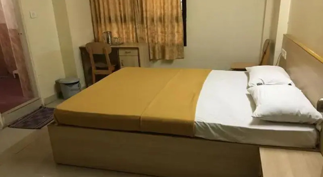 Двухместный номер Deluxe Hotel Rainbow near Victoria Hospital City Market