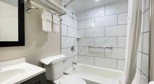 Номер Standard Days Inn by Wyndham Columbus IN