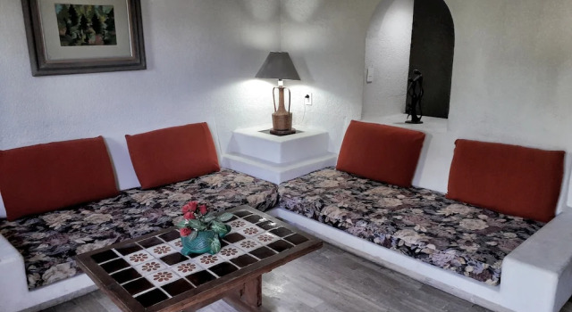 Люкс с балконом Solimar Inn Suites