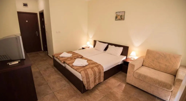 Family hotel Apolon, Забронировать Отель Отели области Бургас с бассейном, Бассейн