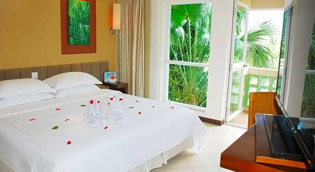 Двухместный номер Standard с балконом и с видом на сад Cactus Resort Sanya by Gloria