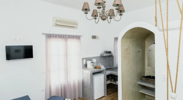 Vivamare Traditional Studios