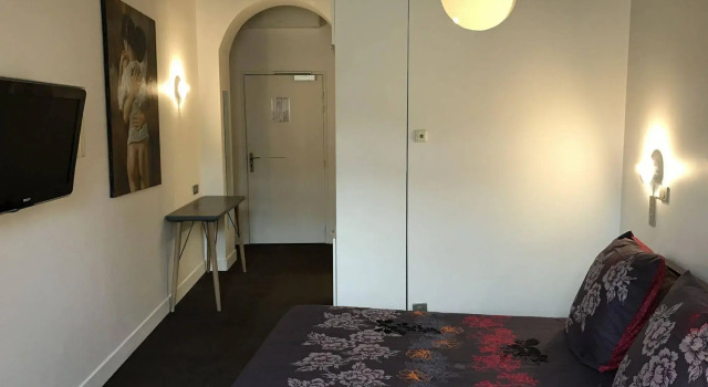Love House with Spa, Забронировать Курортный отель Курортные отели Бордо, рядом с Гран-театр, Курортный отель