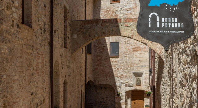 Borgo Petroro, Book Hotel Hoteller i Todi med pool, Swimmingpool