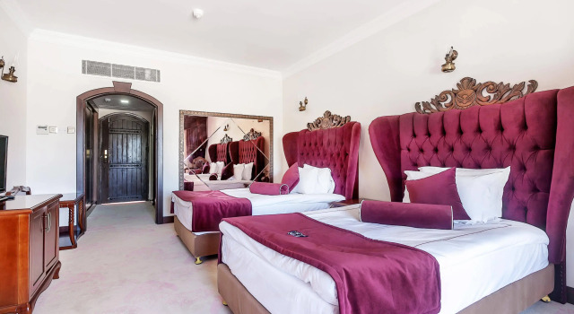 Le Chateau Lambousa Hotel
