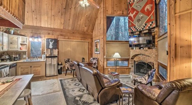 Коттедж с 3 комнатами Cozy Cabin Near Massanutten Resort & Water Park!
