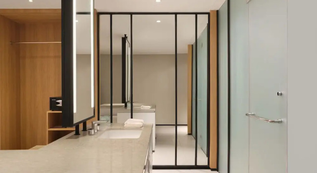 Двухместный номер Premier с видом на озеро Hotel Santika Premiere Bandara - Palembang