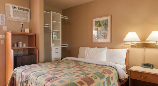 Четырёхместный номер Standard Okanagan Seasons Resort