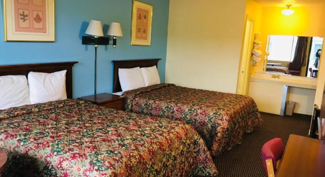 Budget Inn Caravan Motel, Prenota Motel Harrisonville Missouri