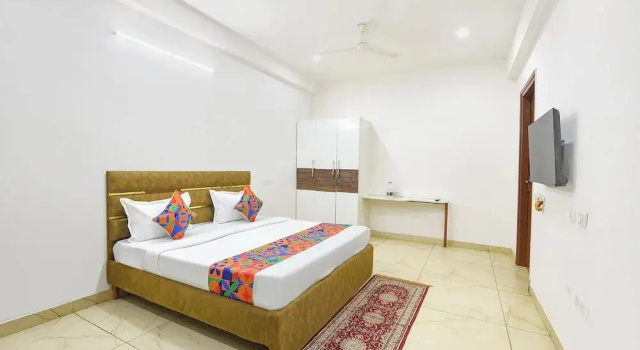 Номер Premium Fabhotel Jn Residency
