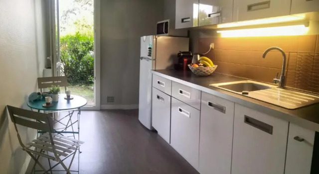 Appartement Toulouse Blagnac Aéroport IUT Parking Proche de toutes commodités Belle terrasse Netflix, Buchen Sie Ferienwohnung Toulouse Haute-Garonne
