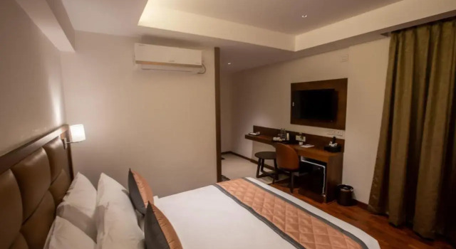 Golden Fortune Inn Hotel, Забронировать Отель Отели штата Карнатаки с парковкой, Парковка