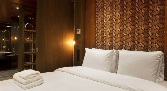 Manzo's Suites